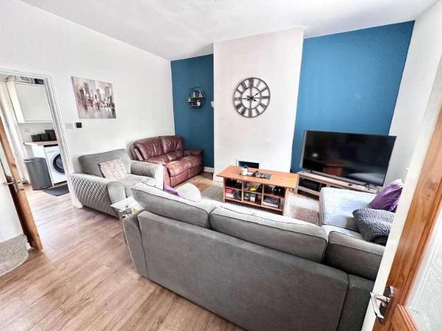 House for sale in Paddock, Milnsbridge