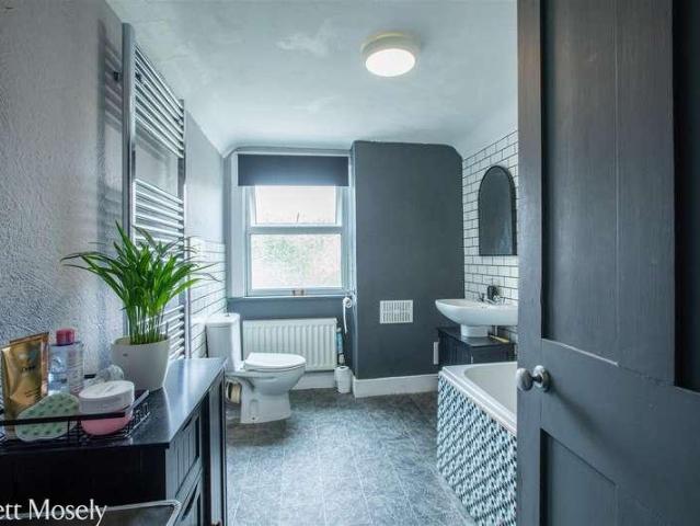 House for sale in The Butts, Kent