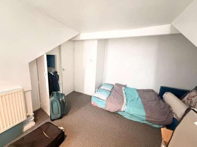 House for sale in Harehills, West Yorkshire