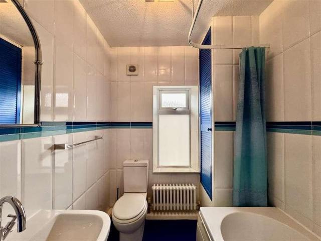 House for sale in Hillhouse, Almondbury