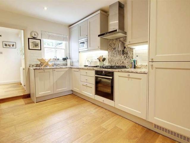 House for sale in Hall Park, Pouchen End