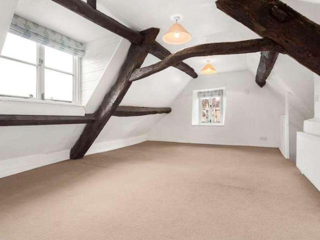 House for sale in Fossebridge, Gloucestershire