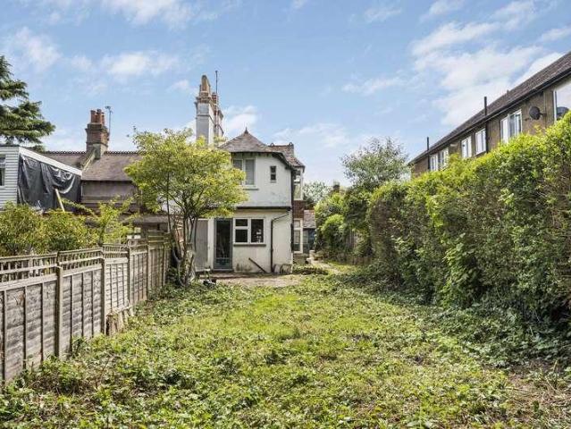 House for sale in Green Close, Warwickshire