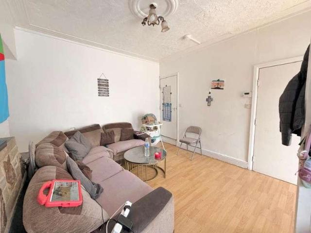 House for sale in Harehills, West Yorkshire