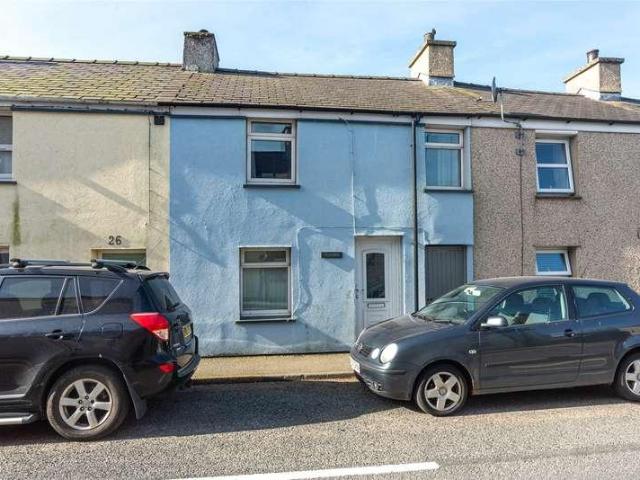 House for sale in Llanddeiniolen, Deiniolen
