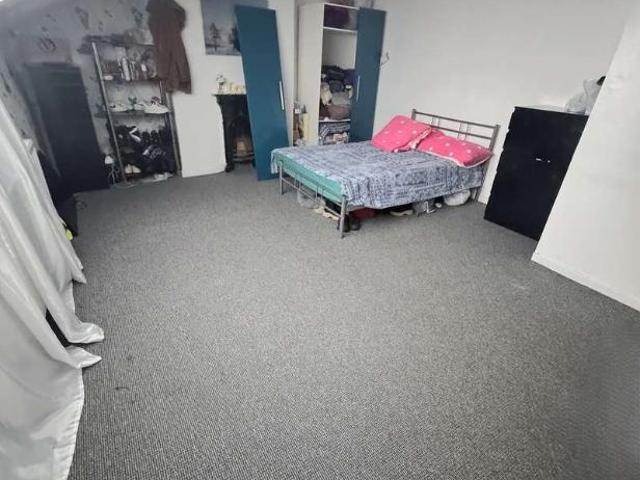 House for sale in Harehills, West Yorkshire
