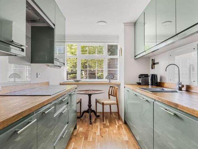 House for sale in Henley-on-Thames, Berrick Salome