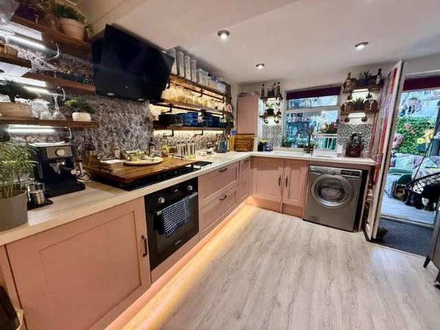 House for sale in Hurdsfield, Macclesfield