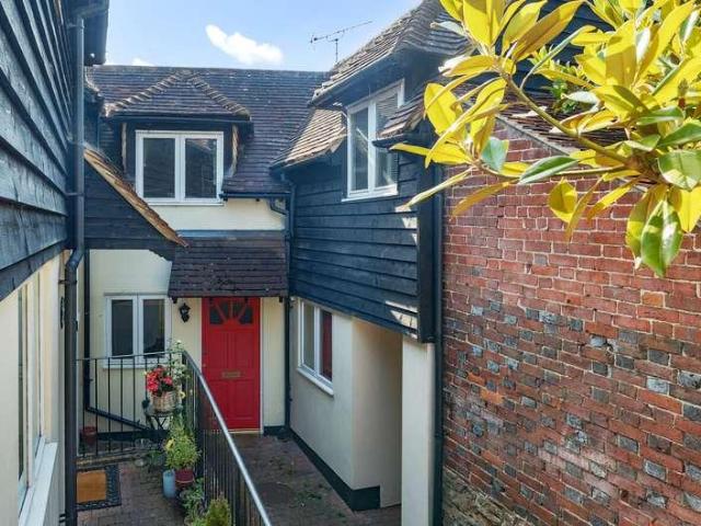 House for sale in Holloway Hill, Waverley