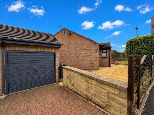House for sale in Queensbury, West Yorkshire