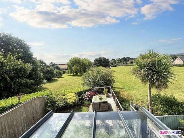 House for sale in Clyst St. George, Budlake