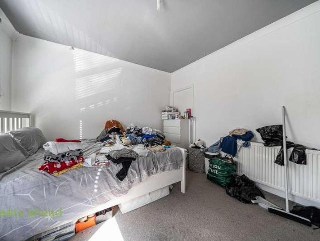 House for sale in London Borough of Croydon, Selhurst