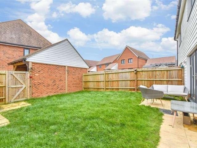 House for sale in Hinxhill, Bridgefield