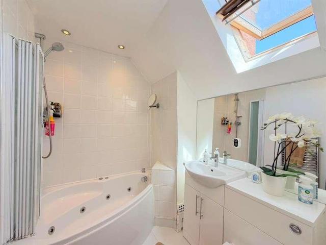 House for sale in Hamilton, Old Wharf