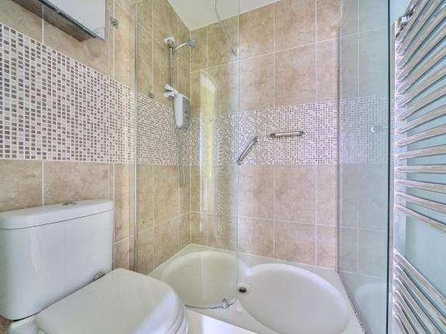 House for sale in Kempton Park, Lower Halliford