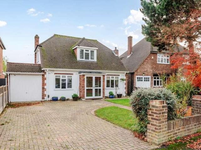 House for sale in Lower Halliford, Surrey