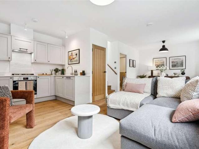 House for sale in Streatham Hill, Greater London