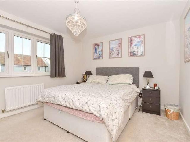 House for sale in Cheeseman's Green, Bridgefield