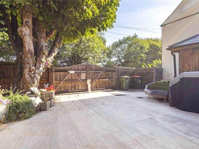 House for sale in Kensworth, Bedfordshire