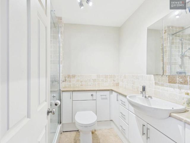 House for sale in Heronsgate, Batchworth