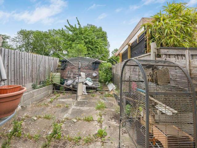 House for sale in Uxbridge, Yiewsley