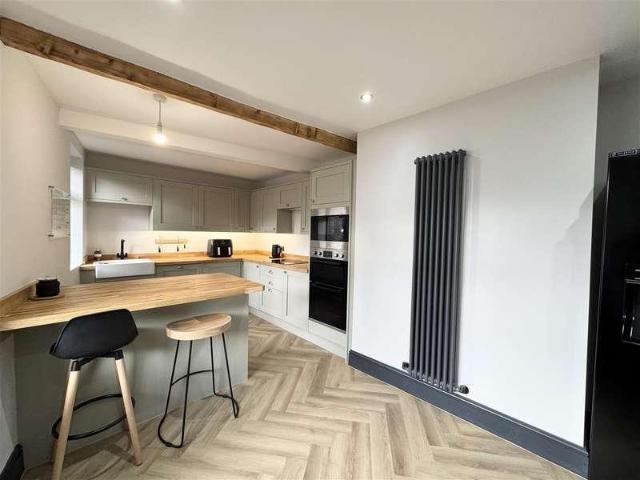 House for sale in Huddersfield, Skelmanthorpe