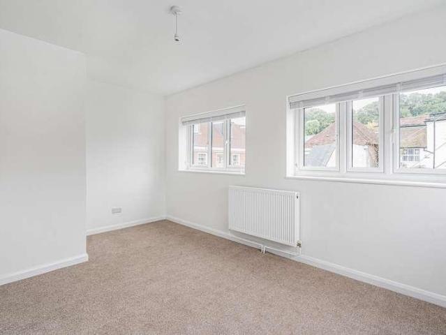 House for sale in Holloway Hill, Waverley