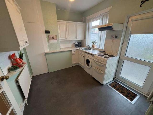 House for sale in Broad Folds, Clayton