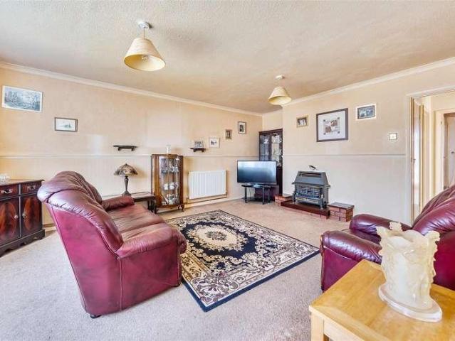 House for sale in Cliffsend, Acol