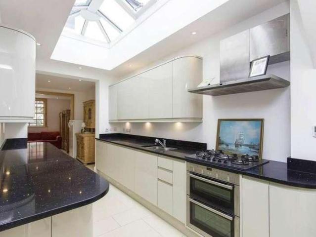 House for sale in Stockwell, Greater London