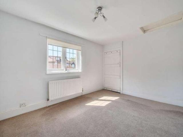 House for sale in Fole, Surrey
