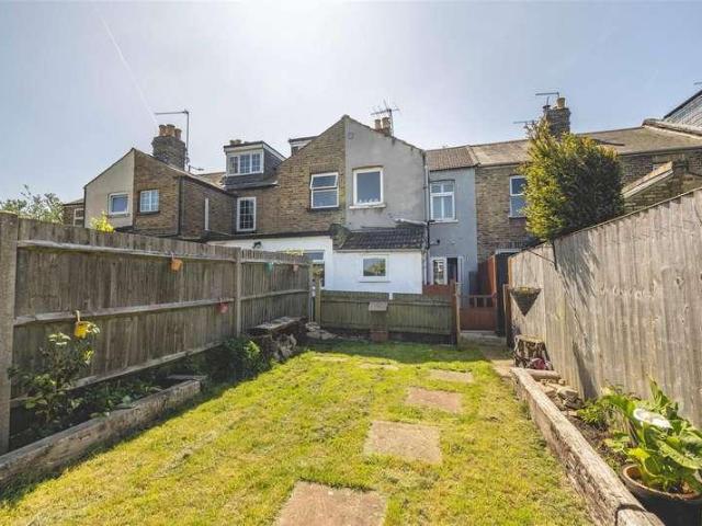 House for sale in Windsor, Dedworth