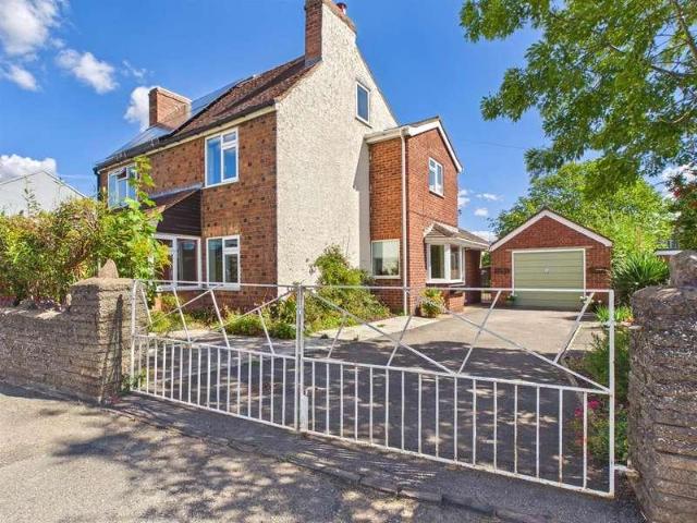 House for sale in Barnard's Green, Forthampton