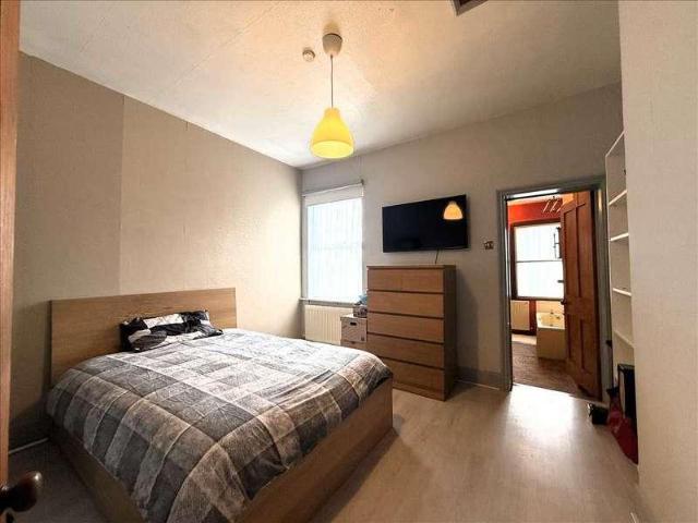 House for sale in London Borough of Hounslow, Greater London