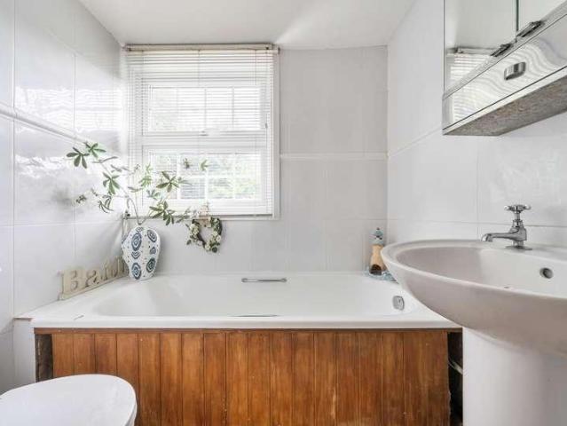 House for sale in The Butts, Kent