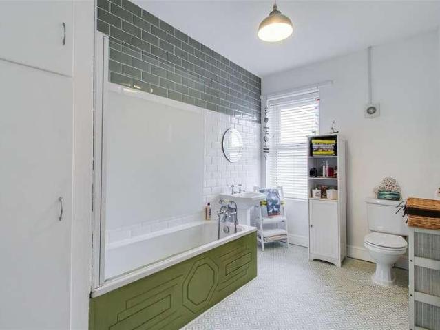 House for sale in Thorpe-on-the-Hill, Leeds