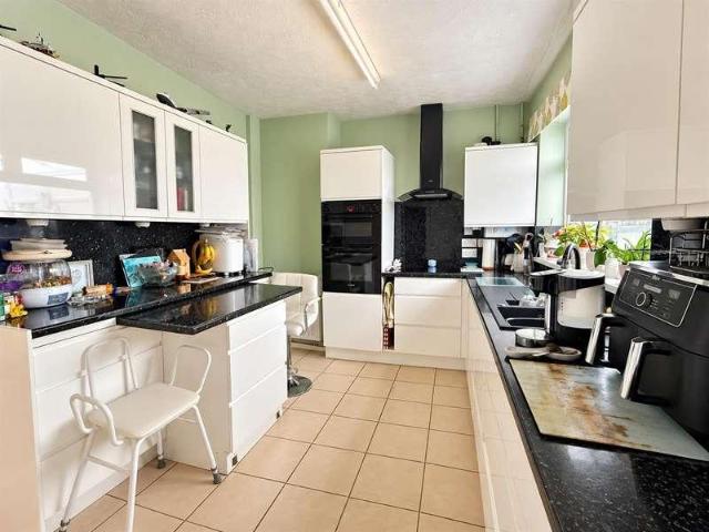 House for sale in Burton upon Trent, East Staffordshire