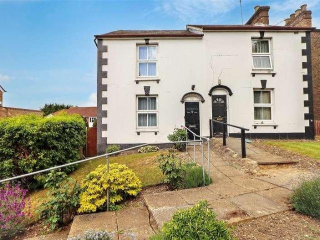 House for sale in Elstree and Borehamwood, Elstree