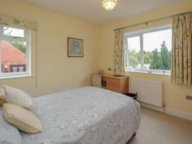 House for sale in Wrenthorpe, West Yorkshire