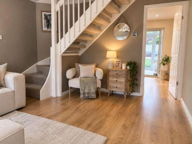 House for sale in Old Holbrook, Horsham