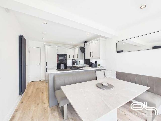 House for sale in Baswich, Staffordshire
