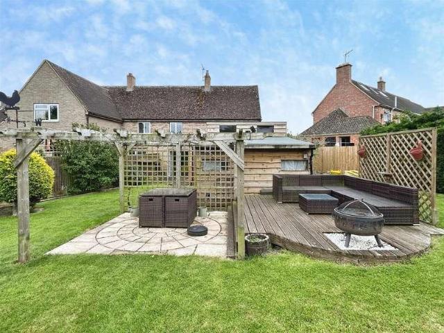House for sale in Fossebridge, Gloucestershire