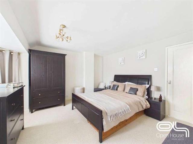 House for sale in Baswich, Staffordshire