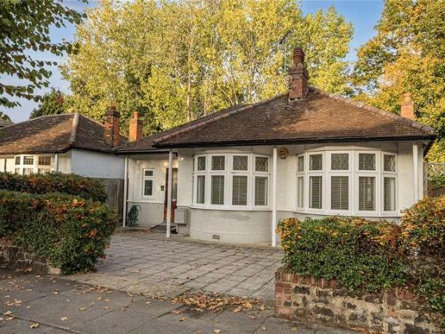 House for sale in Bush Hill Park, Greater London