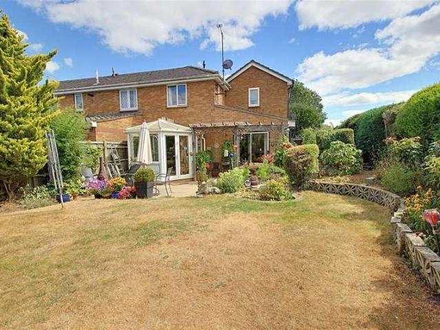House for sale in Pouchen End, Hertfordshire