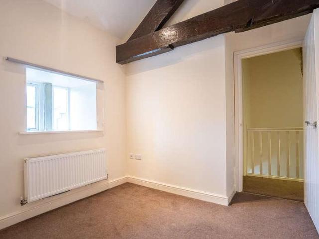 House for sale in Holmfirth, Calmlands