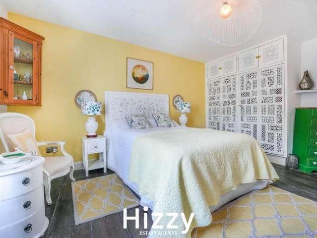 House for sale in Chelmondiston, Suffolk