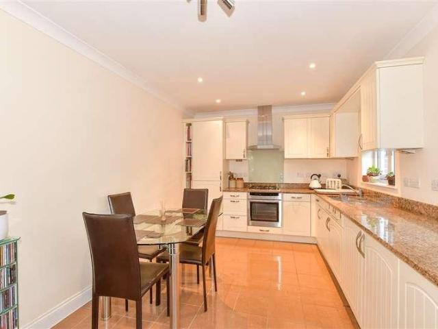 House for sale in Longport, The Bridge