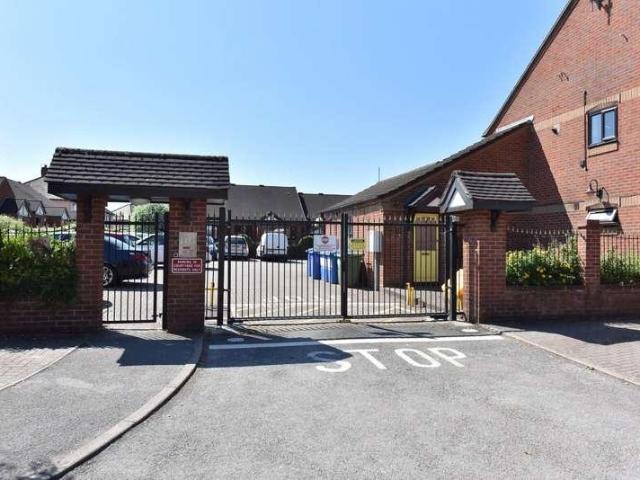 House for sale in Pensnett, West Midlands