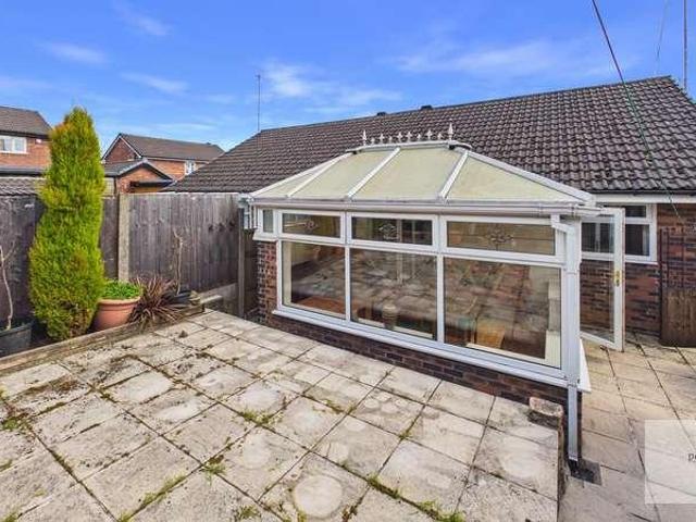 House for sale in Hazelhurst, Bury